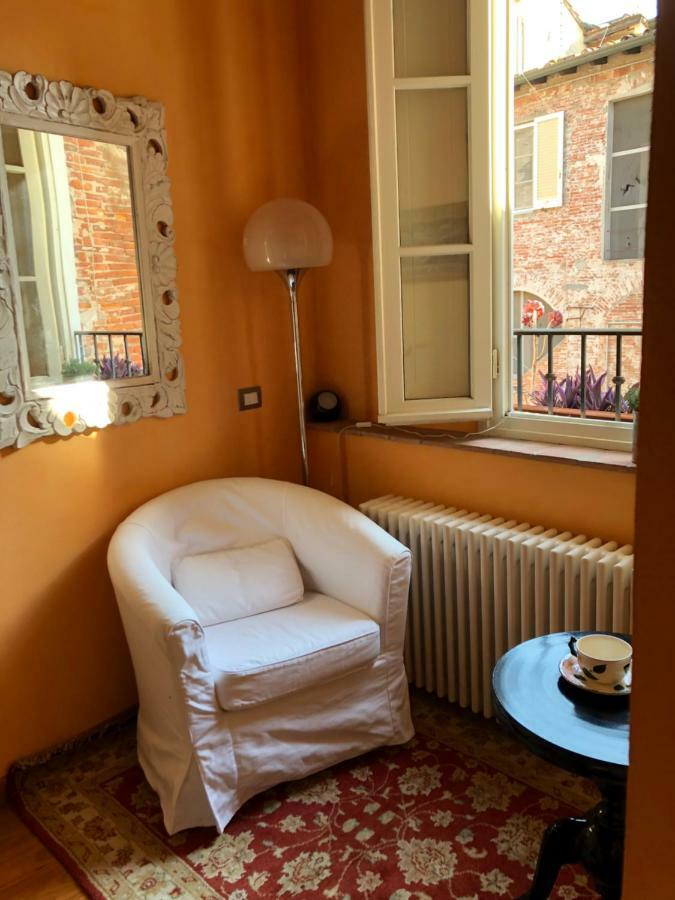 Storico Loft Nel Cuore Di ลุคคา ภายนอก รูปภาพ