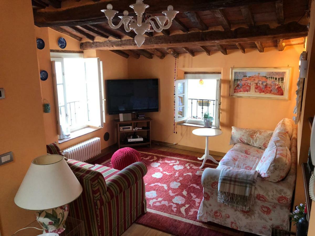 Storico Loft Nel Cuore Di ลุคคา ภายนอก รูปภาพ